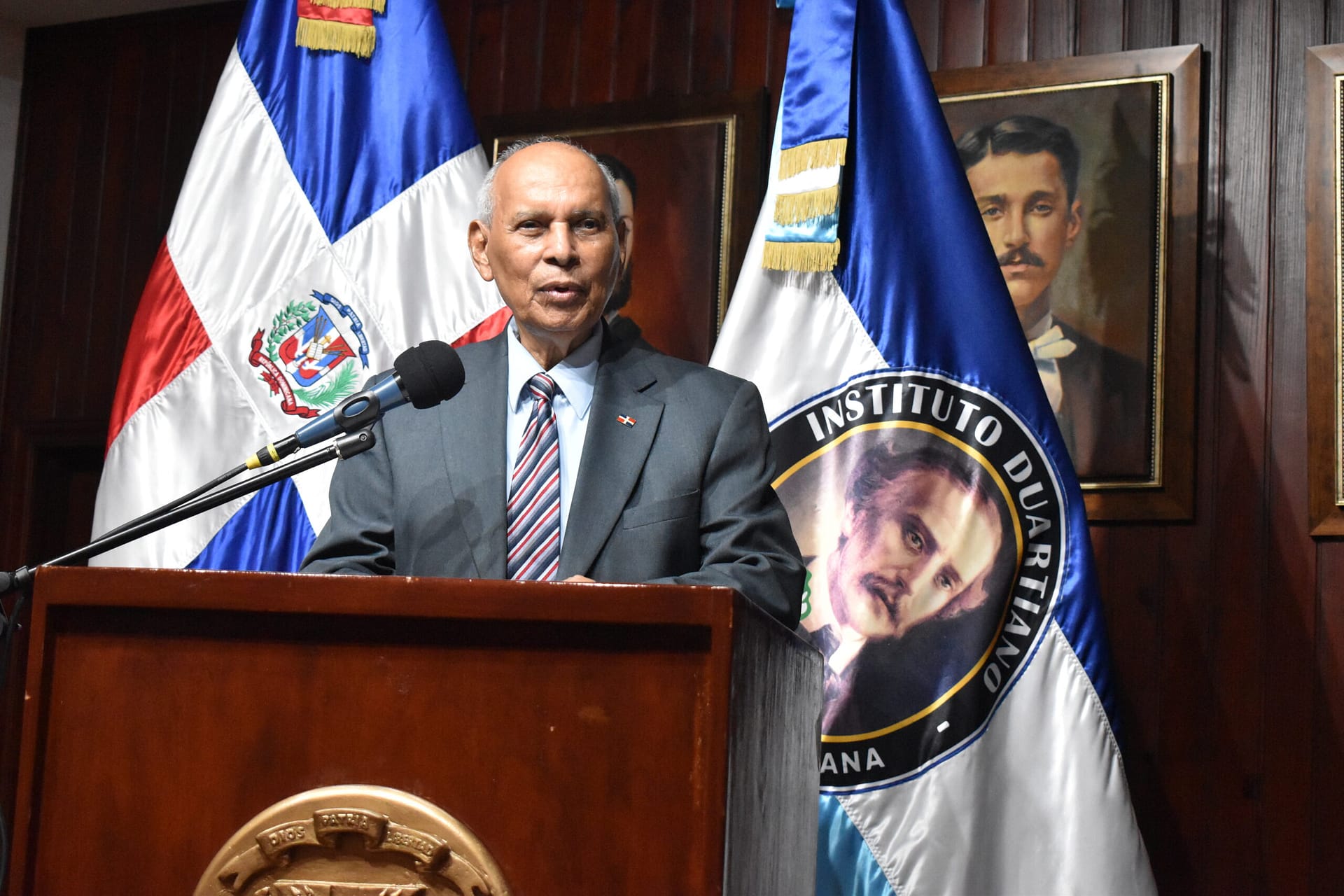 Acto de presentación del libro 'El pensamiento democrático de Duarte y otros temas de historia dominicana y de Haití' del doctor Fernando Pérez Memén, organizado por el Instituto Duartiano.
